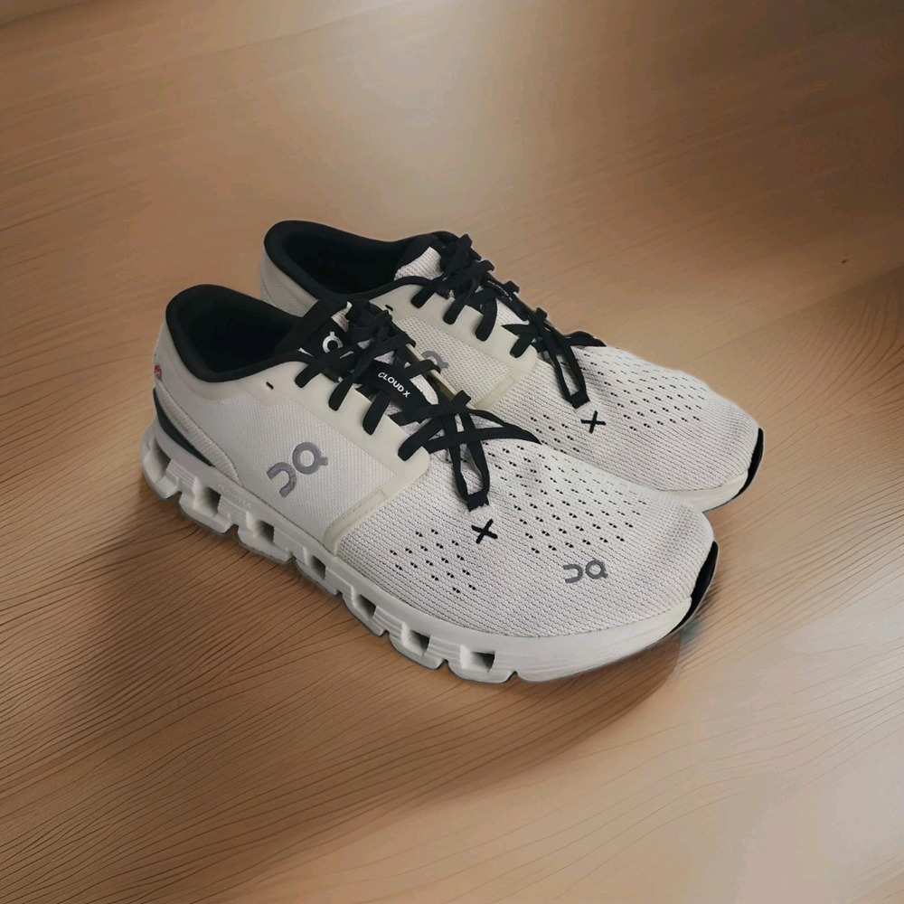 On Cloud X 4 Women's Road Running Shoes Size 11 White And Black Lace Up Athletic